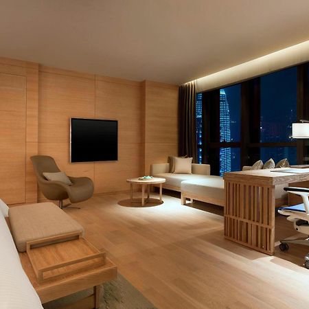 The Westin Chongqing Liberation Square Hotel Екстериор снимка